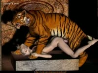 Tiger grunts while banging hentai babe from behind in this beastiality clip